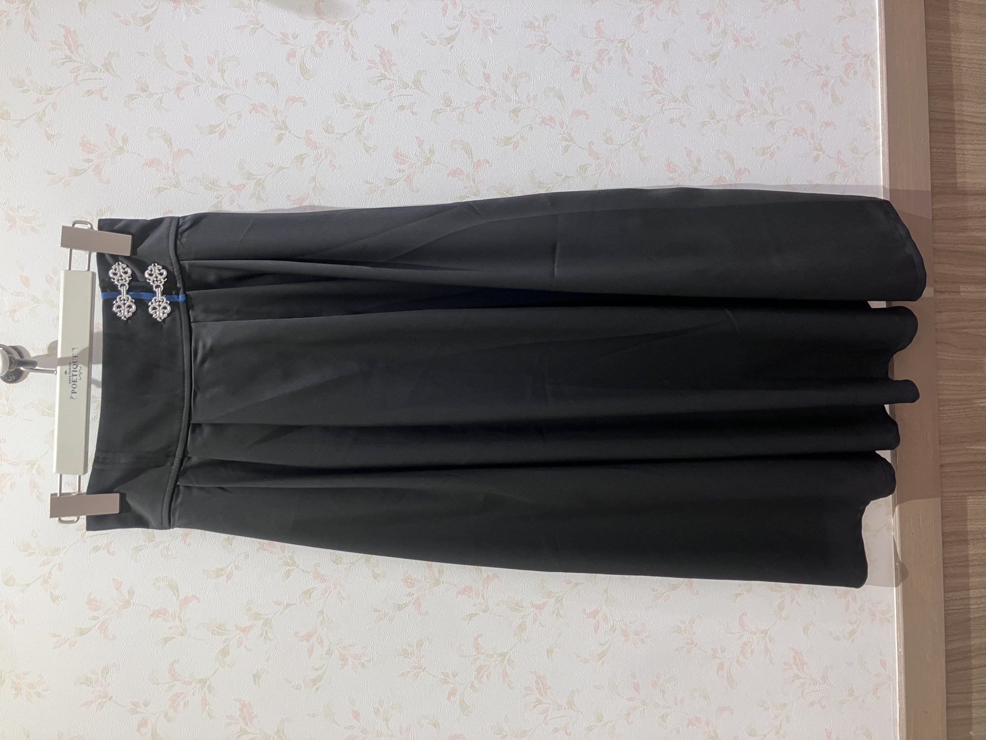 シンプルだけどひと味違う★チャイナボタンスカート