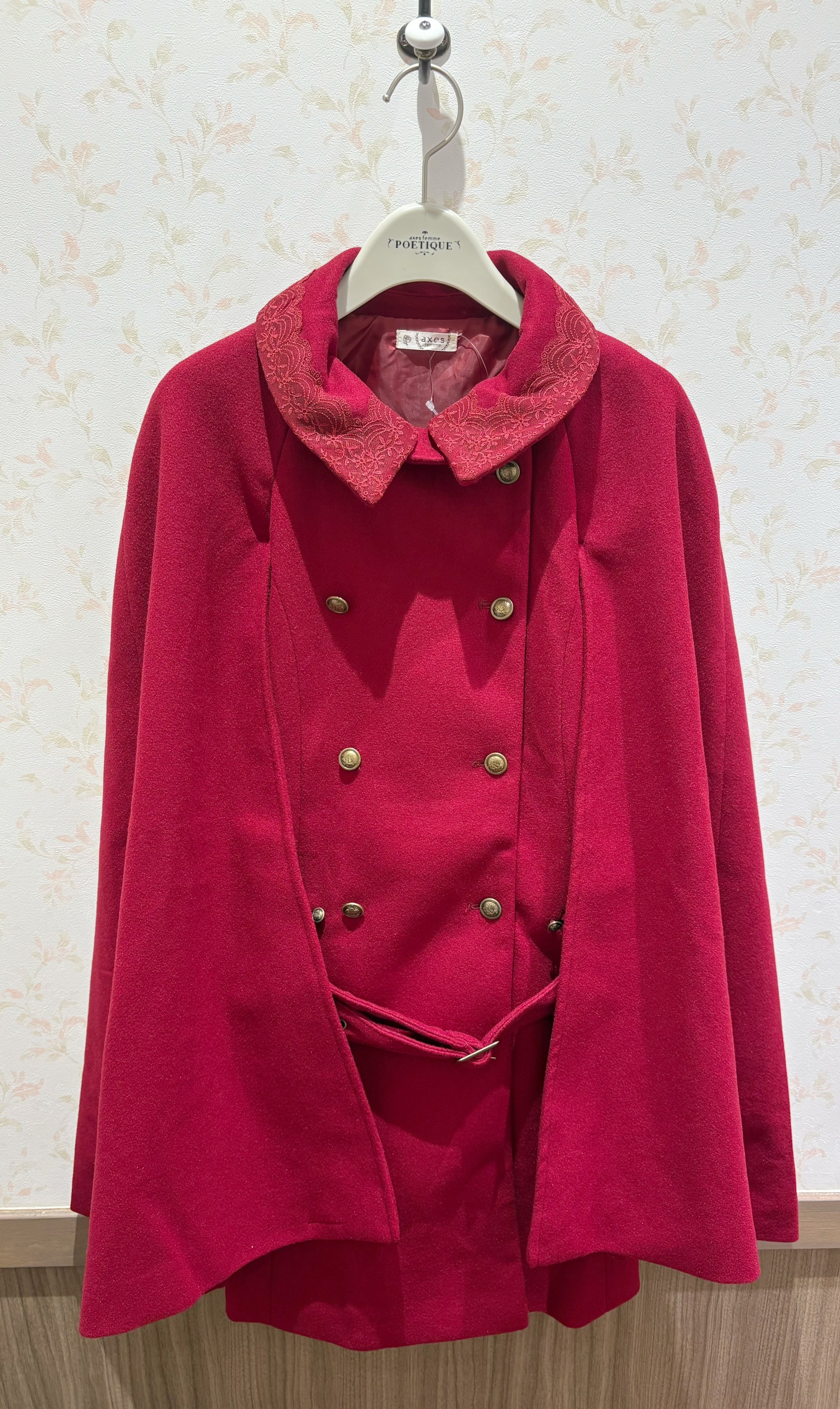 〘さまざまな系統のコーデにぴったり〙ケープコート