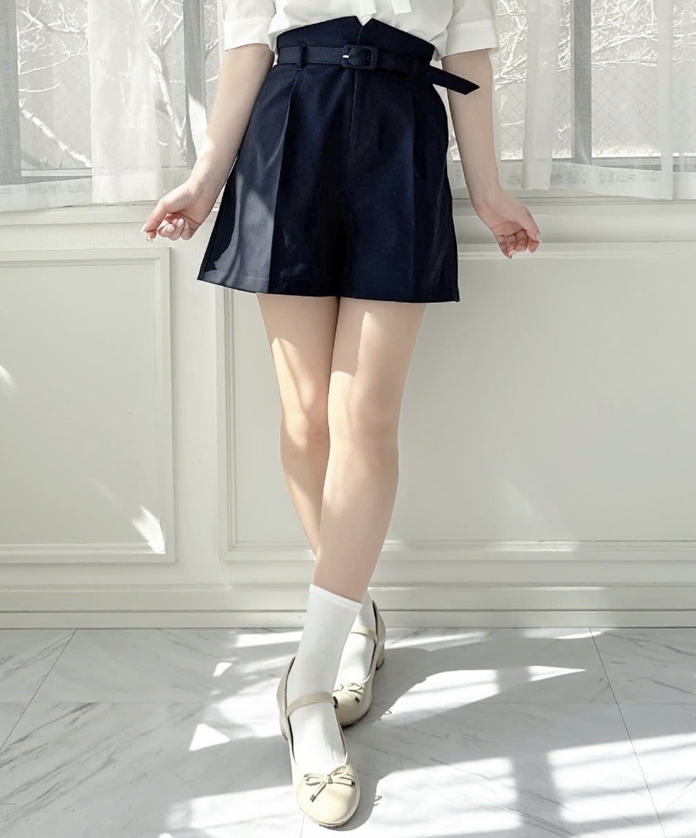上品な細ベルトが効いたショートパンツ🌹
