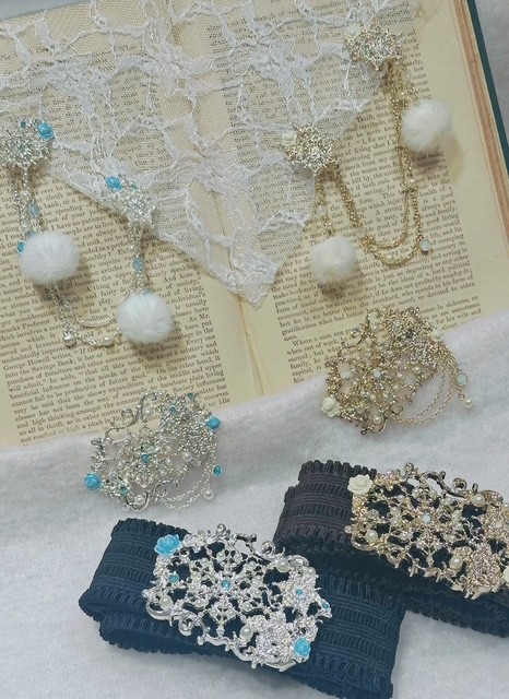 〘さりげない冬らしさ〙雪薔薇シリーズアクセサリー