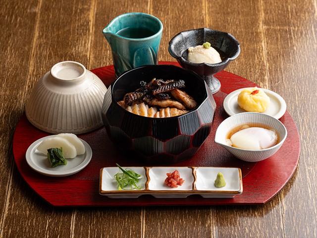 京赤地どりと丹波赤どりのとりまぶし御膳【¥2780】