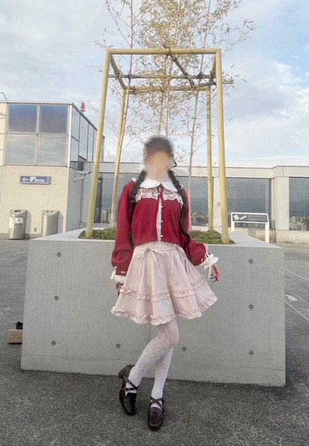 フリルレースたっぷりの甘ふわコーデ