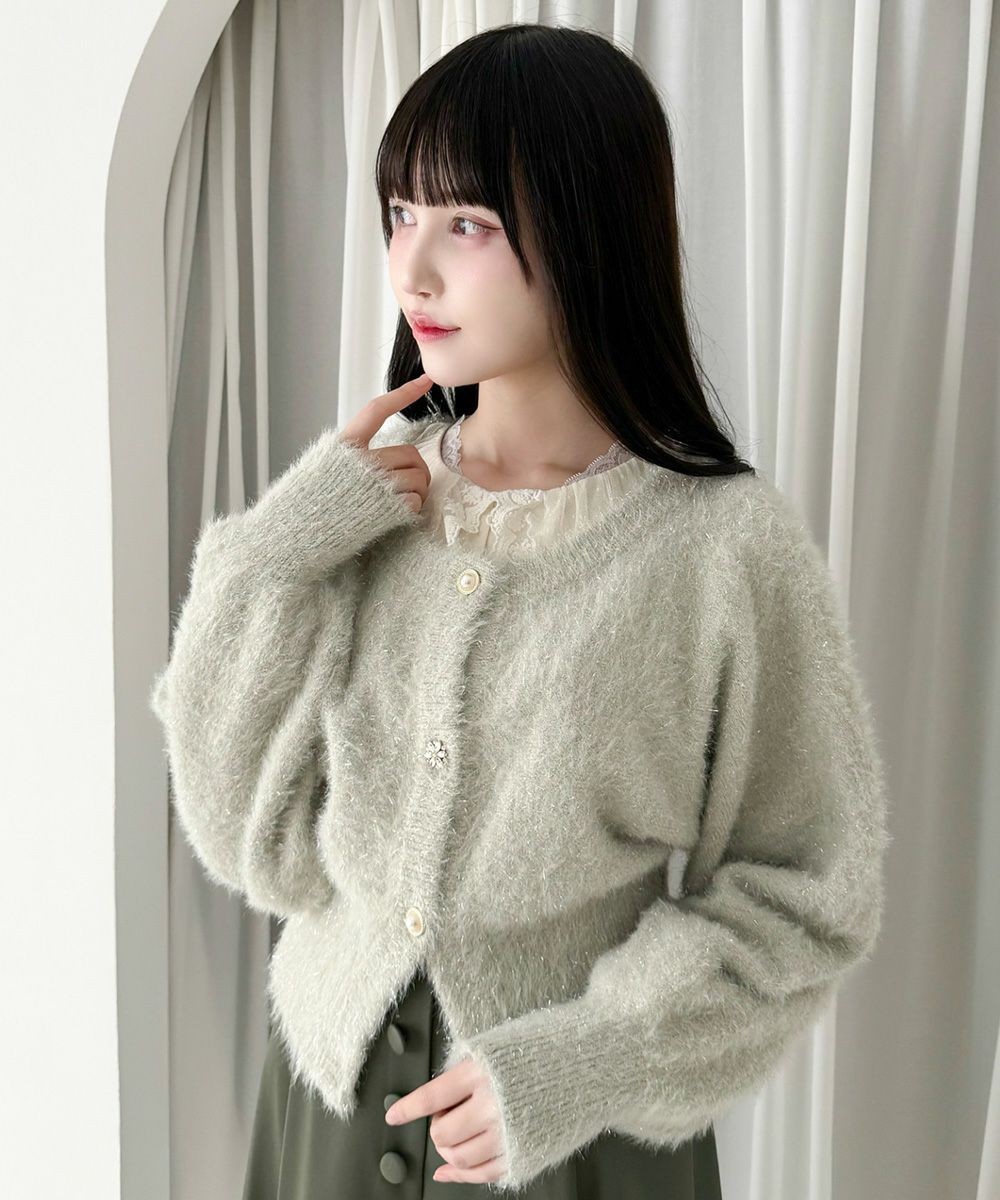 上品なラメ感がきらめくシャギーニットカーディガン。