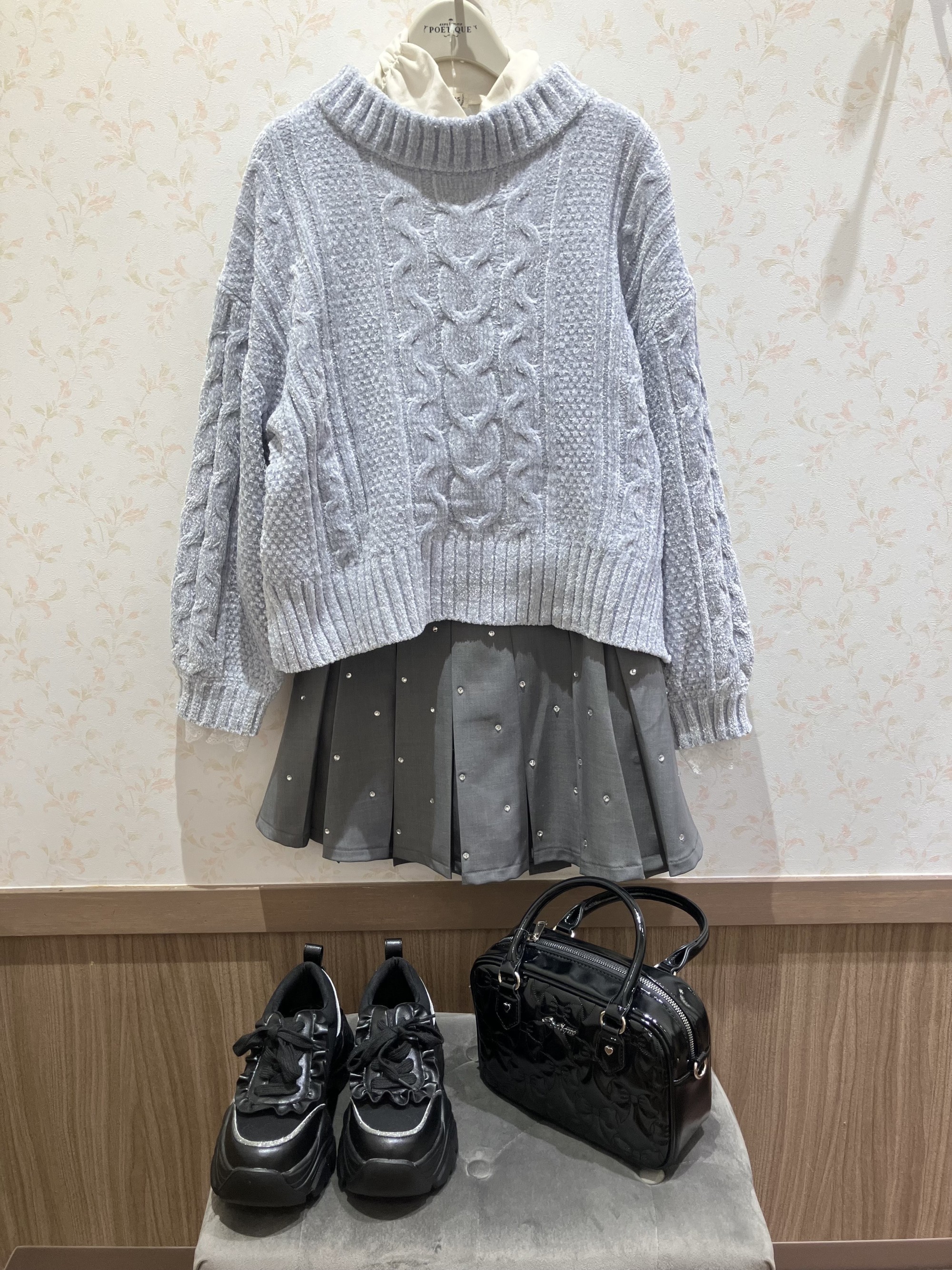 〘イルミネーションに映える✨〙ほっこりニットを使ったコーデ