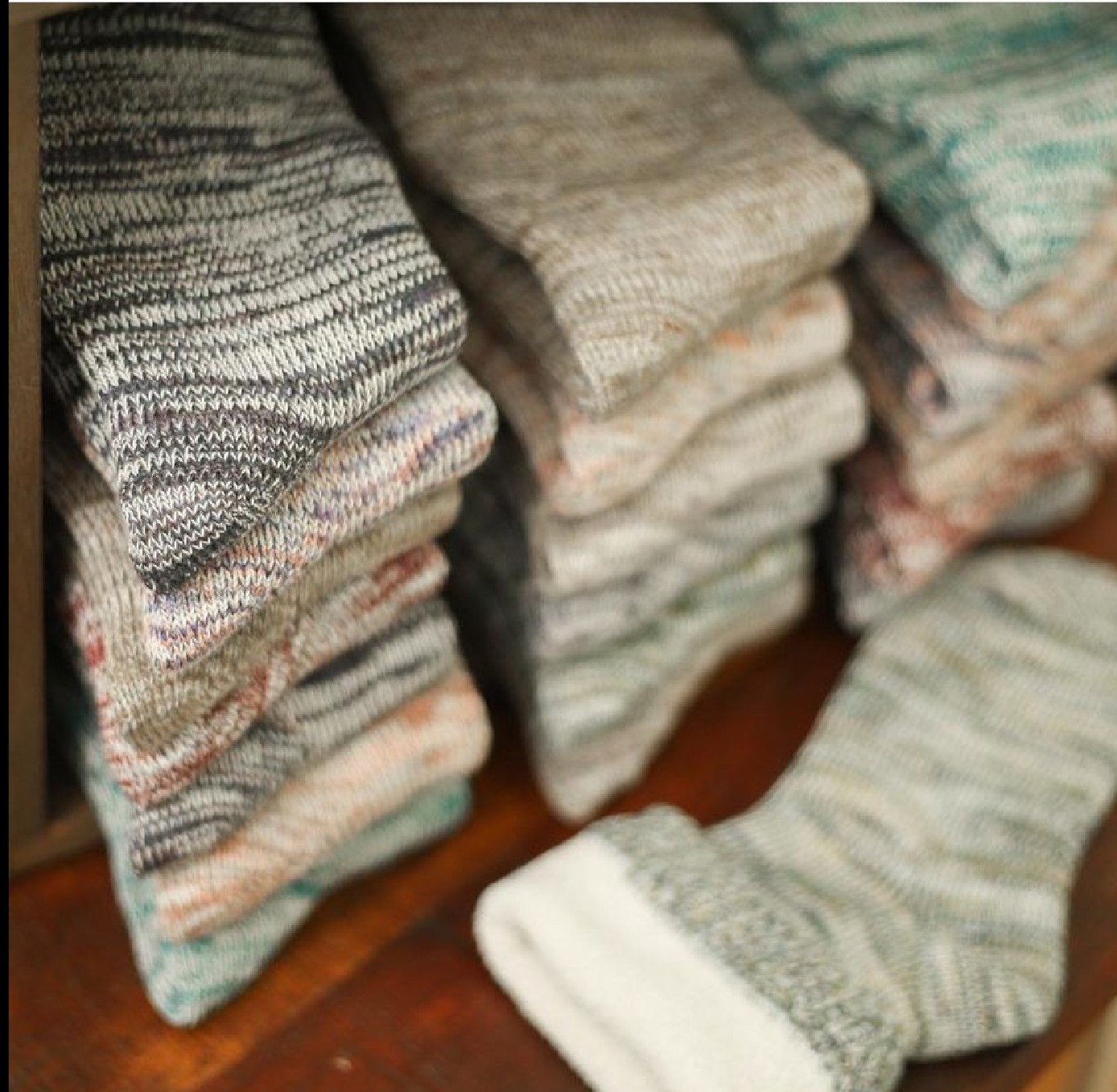 ふんわりパイルに癒される!『裏シルク2重編みパイルソックス』