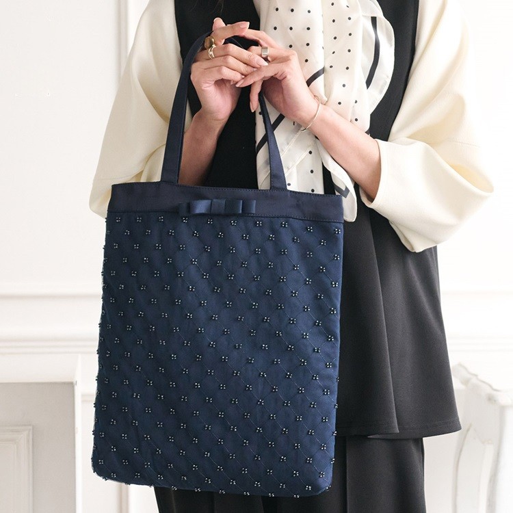 【セレモニーに】 卒入園・結婚式に大活躍。ビーズが上品なA4サブバッグ