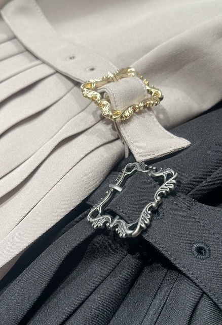 スタイリッシュなすっきりシルエットの羽織