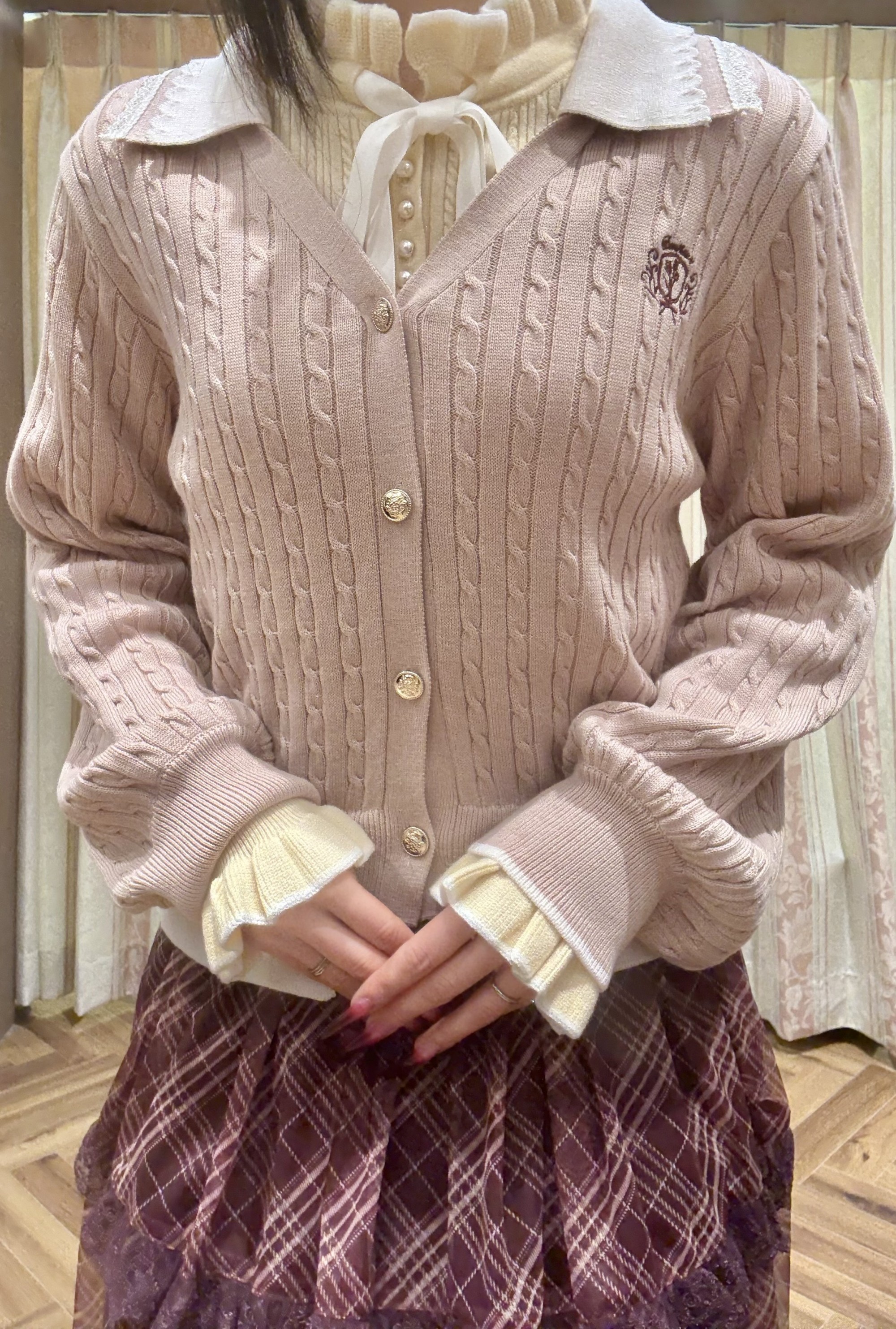 普通のカーディガンじゃ物足りない♡プレッピーライクな一枚