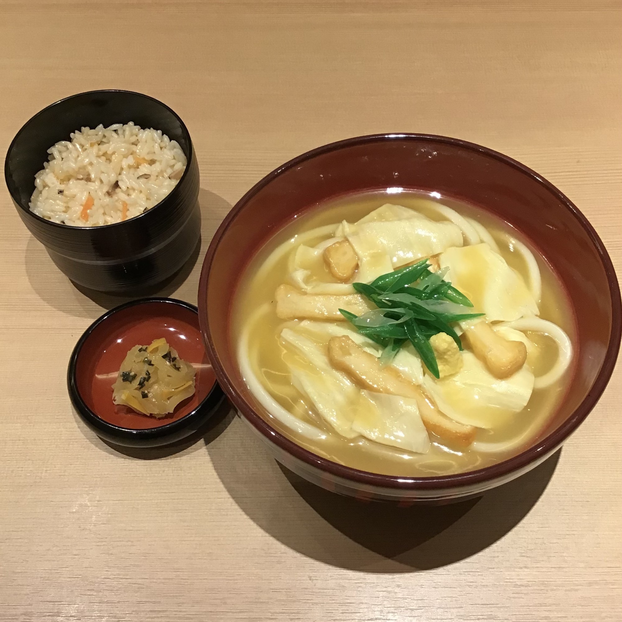 【京都名物】比叡ゆばのあんかけうどん