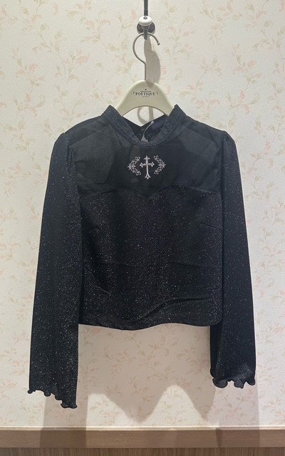 〘刺繍が目を惹く〙カットトップス