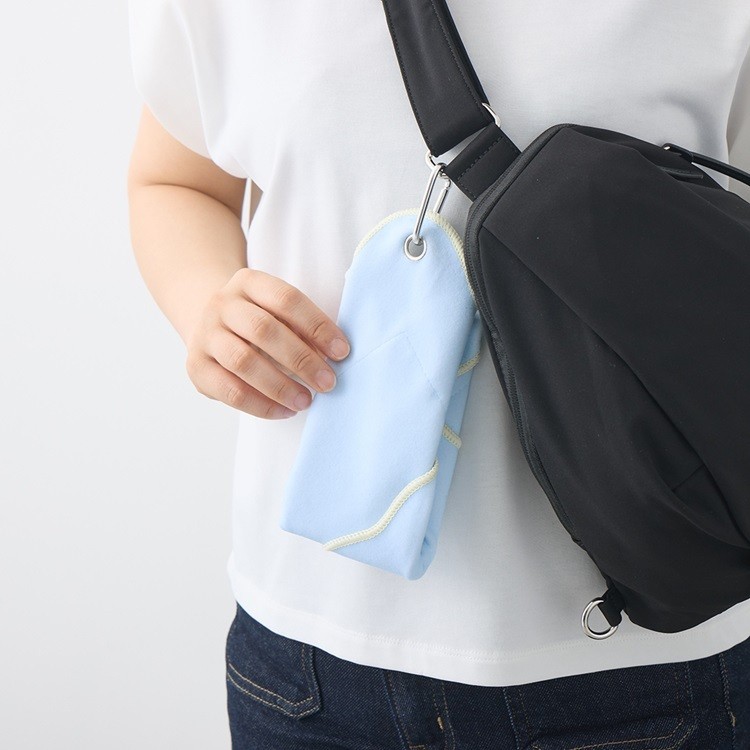 【カラビナでバッグに外付け！】カラビナ付き巻くだけ保冷クロス