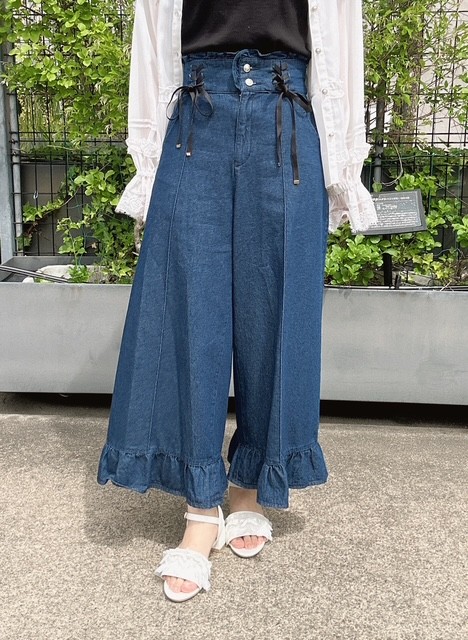 ガーリーテイストに合わせやすい♡ハイウエストのワイドデニム