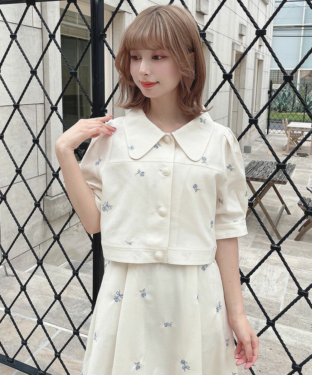 小花刺繍がガーリーなシャツジャケット🪻