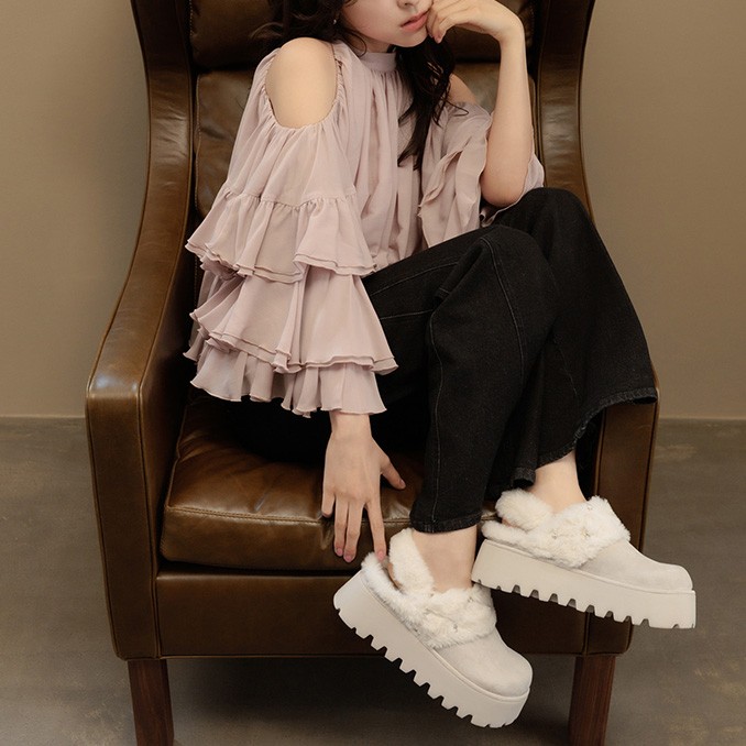 【RANDA(ランダ)】季節の境目を楽しむための1足 “Fur Sabot Collection”が8月より順次登場。 レディースブランド「RANDA(ランダ)」は、“Fur Sabot Collection”を8月より順次展開いたします。