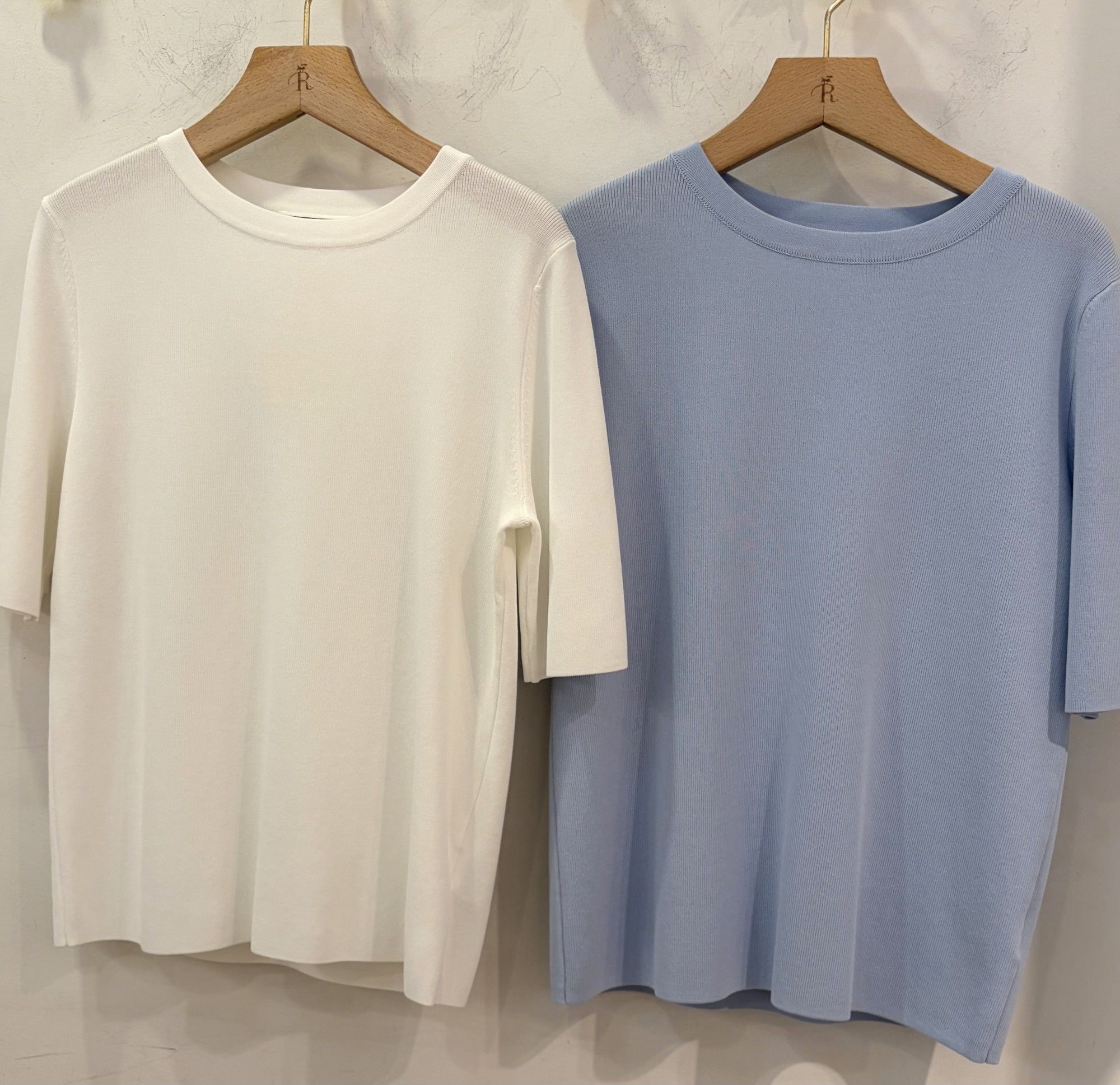 【どこから見られても、スキなくステキ】 機能性抜群の万能トップス。