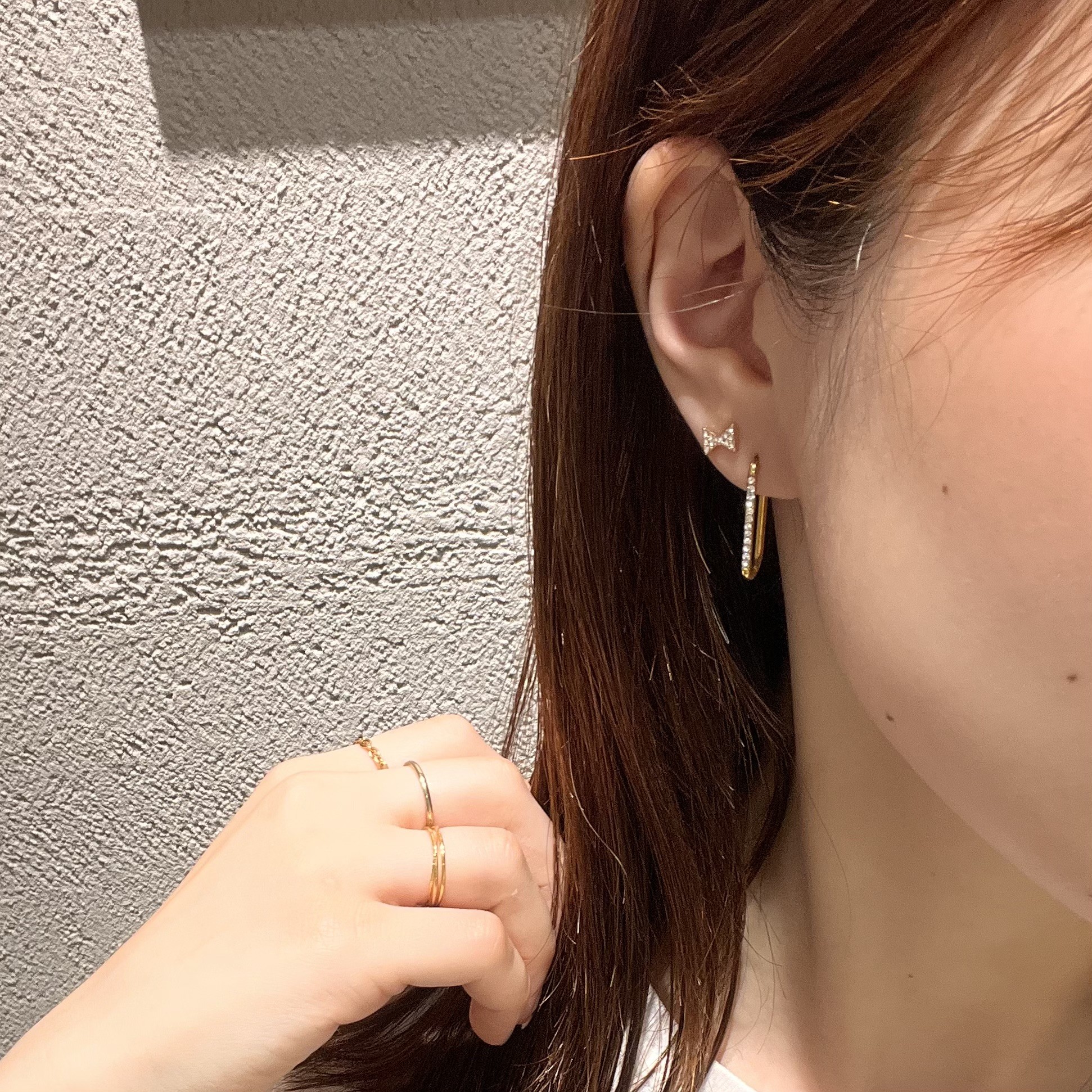 【✨女性に人気のビジューフープピアス✨】　