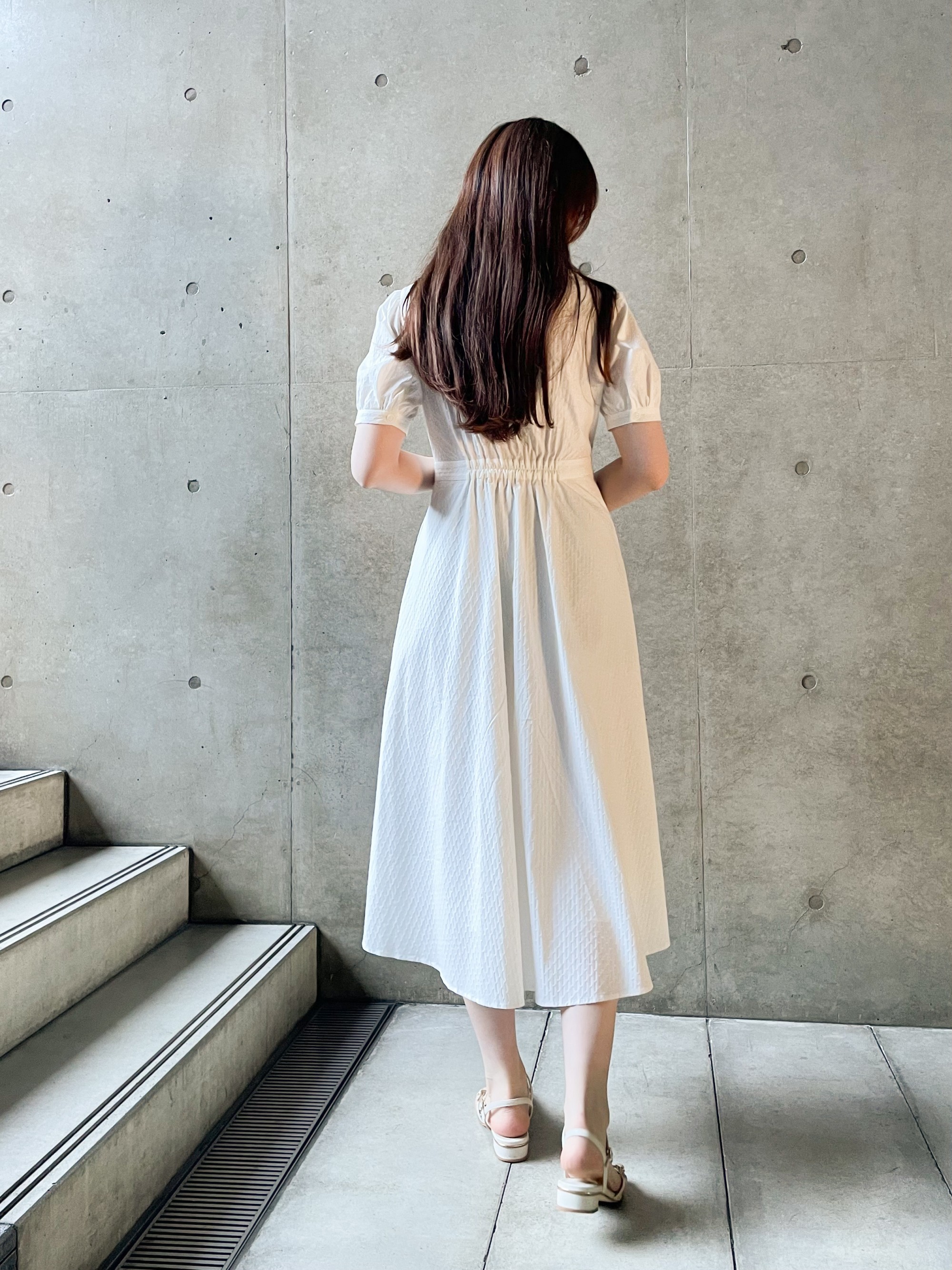ドットが彩る夏。シャツワンピース
