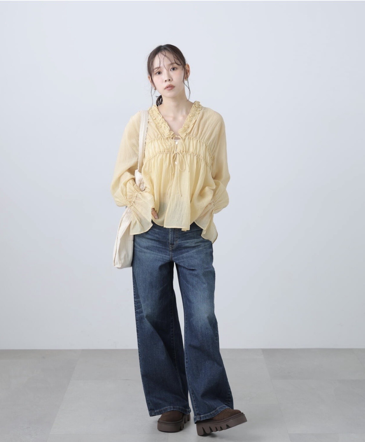 華やかシアーブラウス✨