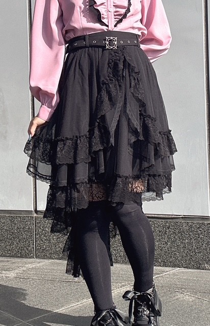 フィッシュテールの動きがきれいなスカート