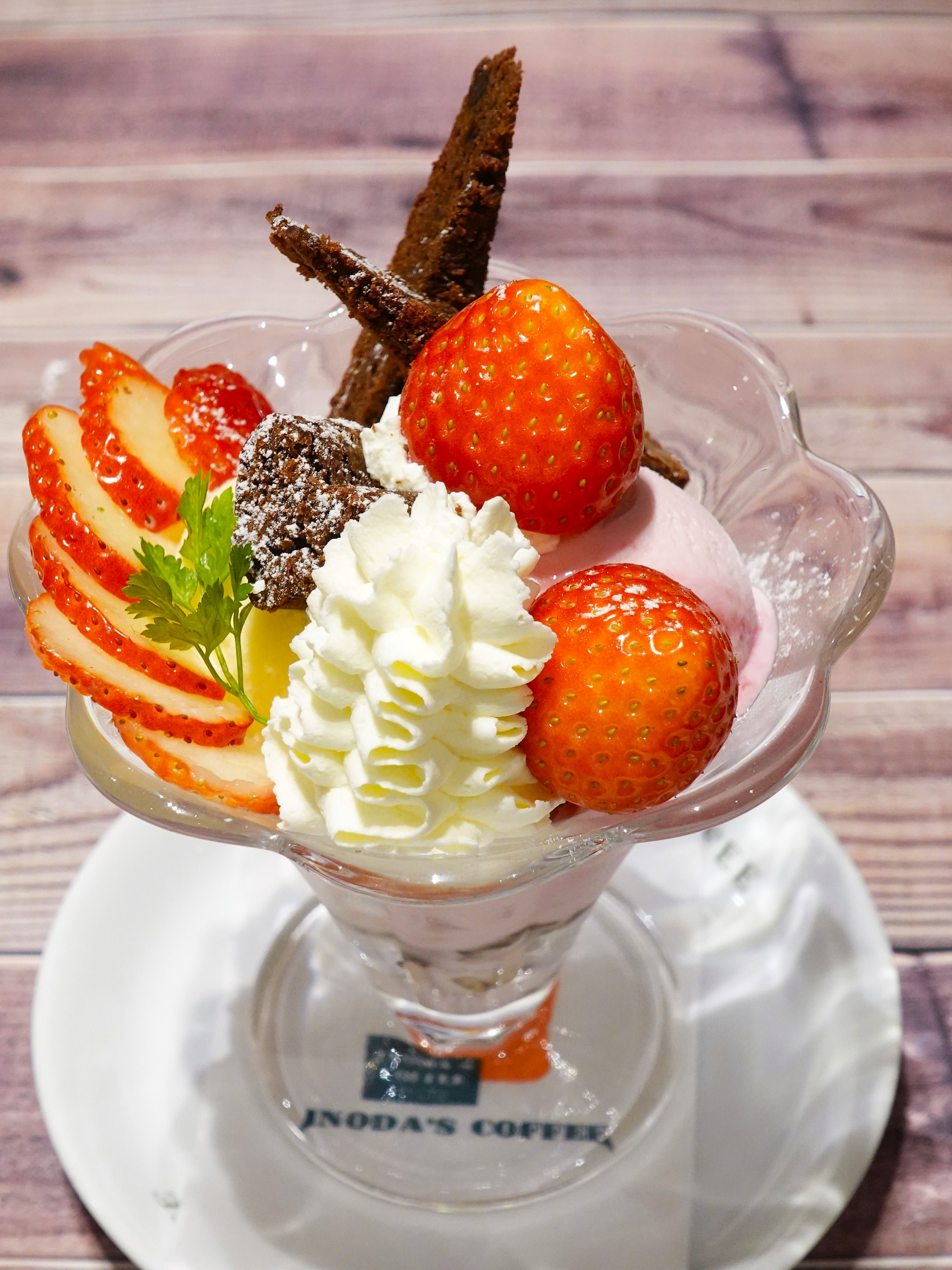 当店在庫してます！ あの苺パフェが帰ってくる！「ストリングス